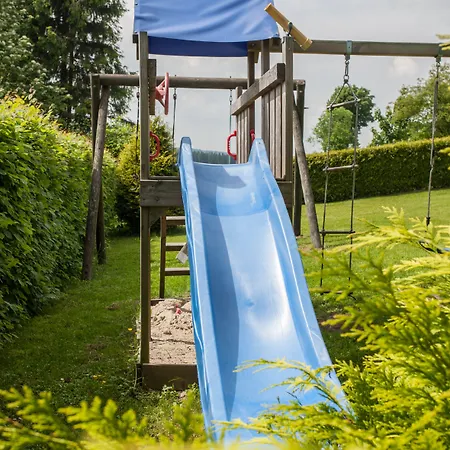 豪斯布里顿膳食公寓 招待所