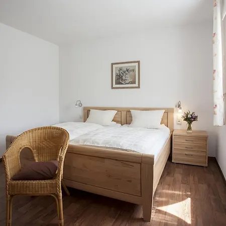 豪斯布里顿膳食公寓 温特贝格